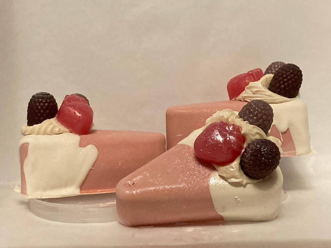 red berry rhubarb cheesecake soap