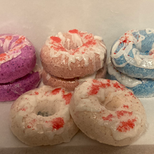 Load image into Gallery viewer, Half sized donut bath bomb
