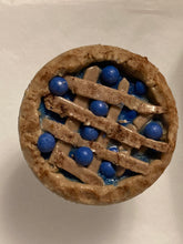 Load image into Gallery viewer, Blueberry pie candle
